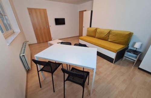 Neustetten Apartment | Rent House - Work and Sleep in Neustetten - Ideal für Teams und Monteure bis 4 Personen - Ganze Wohnung - ruhig und kühl im Sommer - eigener Garten mit Grill - easy Check-In - weitere Unterkünfte Vorhanden