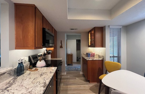 Palm Valley House | Rent or stay longer, Playtheyards.com, beach & dining get away!