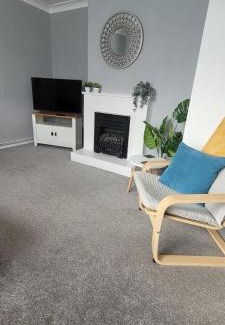 Crawley City Centre Apartment | Rent Unique the Beeches 2bed