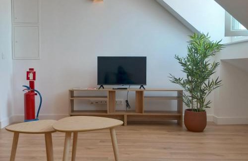 Encarnacao Apartment | RENT4REST CASTLE VIEW FAMILY & FRIENDS in BAIRRO ALTO