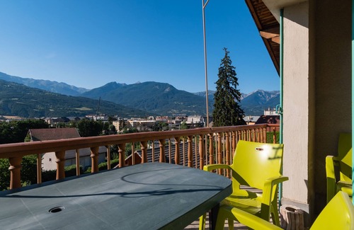 Embrun Apartment | Rental Apartment Embrun Serre Poncon 6-8 people in detached villa