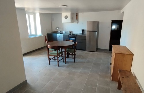 Gilhoc-sur-Ormeze House | Rental Gîte Gilhoc sur Ormèze