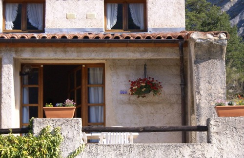 Val-de-Chalvagne Condo | Rental in residence (former sheepfold) with swimming pool and tennis court