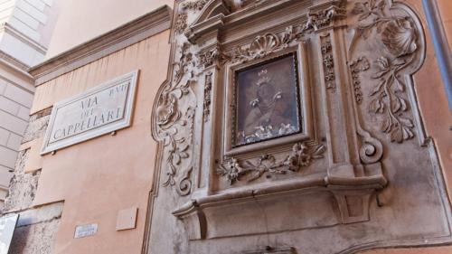 Rione VI Parione Apartment | Rental in Rome Loft Cappellari