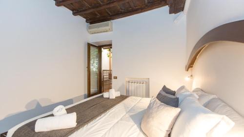 Trastevere Apartment | Rental in Rome Scala Deluxe