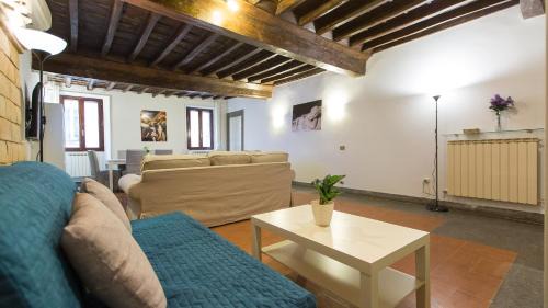 Trastevere Apartment | Rental in Rome Scala Deluxe