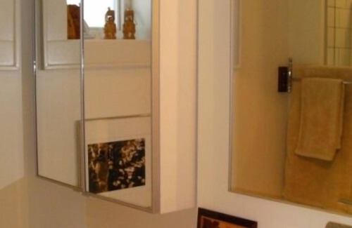 James Bay House | Rental Suite in Contemporary House in Beautiful James Bay