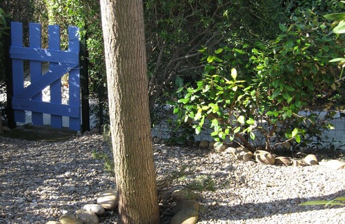 Mouries Apartment | Rental with swimming pool, near Baux de Provence, in the Alpilles natural park