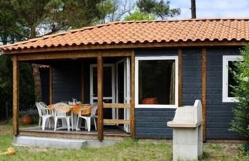 Mimizan Ski Chalet | Rentals close to shops with enclosed garden for families or others