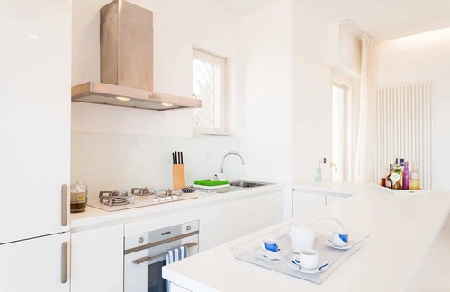 Priora House | Rentals in Italy - Casa Priore with equipped roof terrace and shared pool
