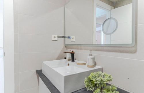 Motril Apartment | RentitSpain Aguacate Beach 2 Playa, descanso y piscina