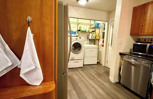 Renton House | Renton Gem: 2BR Near Airport, Landing, Southcenter, Bellevue, Seattle