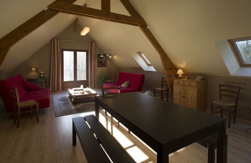 Saint-Eloi-de-Fourques Cottage | rents a cottage in the Manor Park Hermos