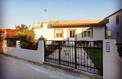 Varos Apartment | Repanidi Apartments