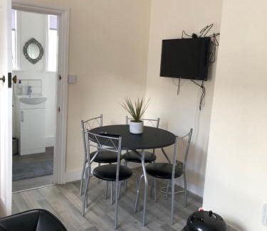 Southfields Apartment | Replingham Road Apartment