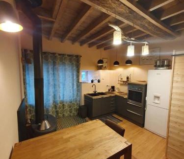 Lucy-sur-Cure House | Repos 2 étoiles au calme pour deux
