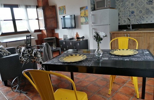 Santianes de Ola Apartment | Requexón Apartment