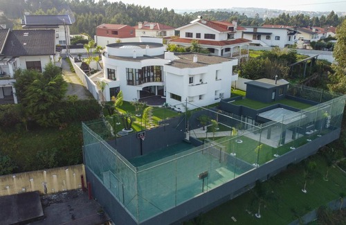 Oliveira De Azemeis House | Requinte House - Tranquility and Comfort in One Place