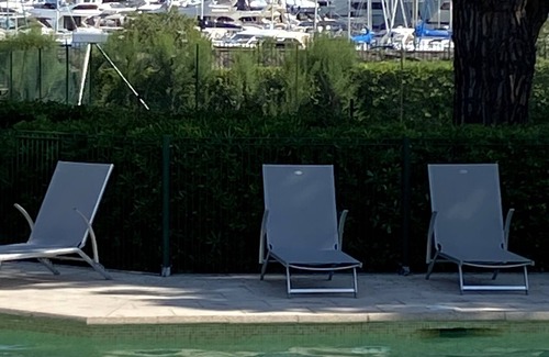 Mandelieu-la-Napoule Beach Apartment | Resdence PORT -1 ch-BOTANICAL GARDEN, feet ds water
