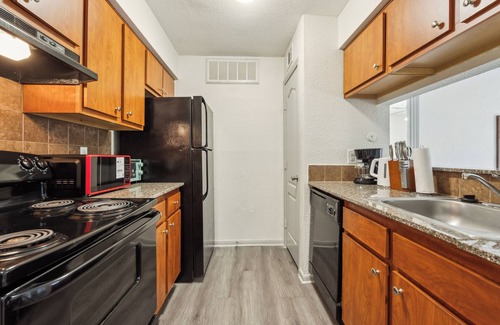 Clodine Apartment | Reserve at westwood 3155 I Spacious 1 Bed 1 Bath