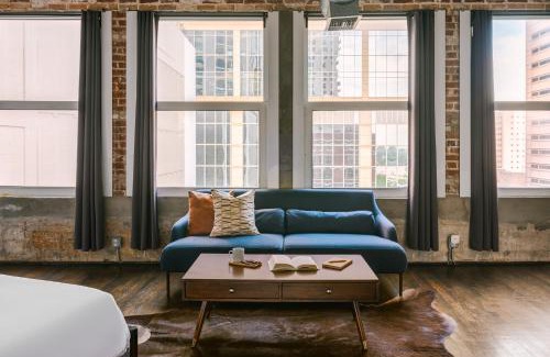 Theater District Apartment | Reside Houston Downtown, a Wyndham Residence