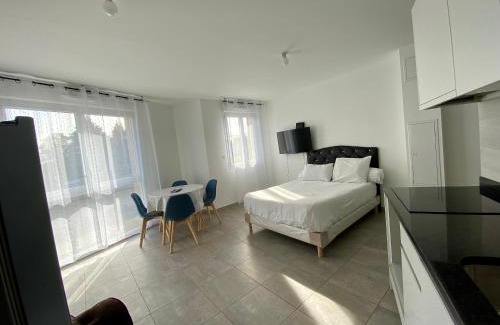Aulnay-sous-Bois Apartment | Residence 4T - 33 Avenue Gaston Chauvin