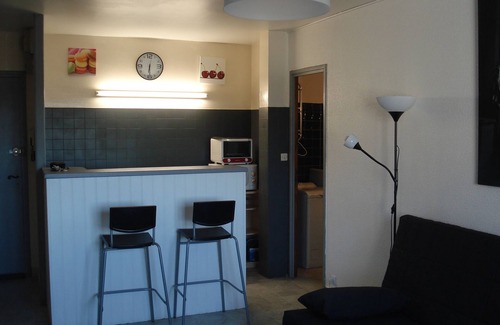 Carcassonne Apartment | Residence Barbacane at the foot of the Medieval City.