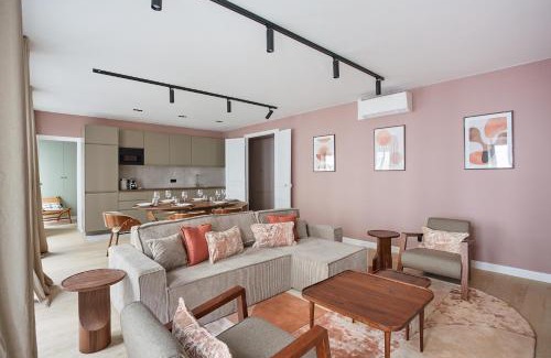Saint-Merri Apartment | Residence beaubourg by Studio prestige
