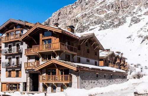 Val-d'Isere Apartment | Residence Chalet Skadi * - 3 Room Apartment 4 People Fireplace or Stove