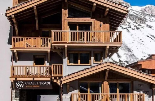 Val-d'Isere Apartment | Residence Chalet Skadi * - 3 Room Apartment 4 People Fireplace or Stove