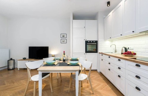 Stare Miasto District Apartment | Residence Chwaliszewo 62 1 Bedroom Balcony