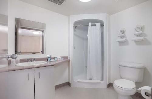 Glendale Hotel | Residence & Conference Centre - Niagara-on-the-Lake