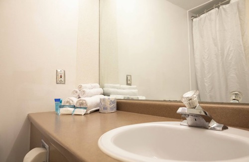 Sarnia Hotel | Residence & Conference Centre - Sarnia