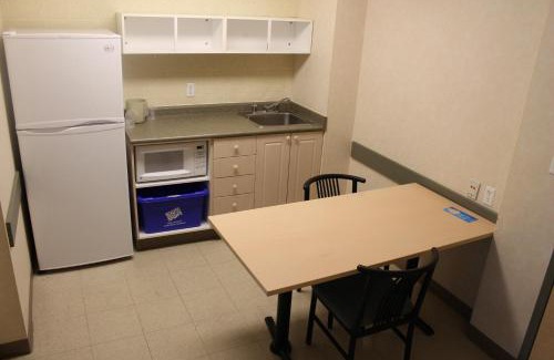 Windsor Apartment | Residence & Conference Centre - Windsor