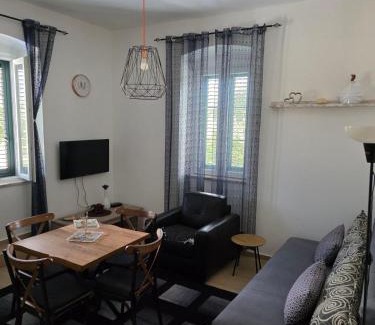 Radovici Apartment | Residence D 1924