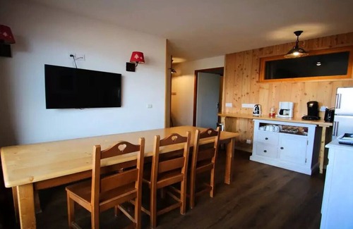 Puy-Saint-Vincent Apartment | Residence Dame Blanche - DBA124 - APPT 2 CHAMBRES + COIN MONTAGNE - BALCONY - 8 PERSONS