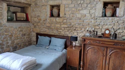 Entrains-sur-Nohain House | Residence de la demi-lune