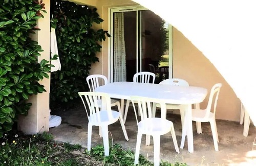 Prayssac Apartment | Residence du Domaine de Claire Rive* - 3 room apartment for 6 people