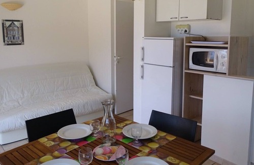 Tizzano Apartment | RESIDENCE FIORAVANTI 1 APARTMENTS WITH SEA VIEW IN TIZZANO