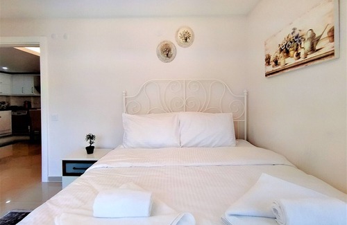 Sarsu Mahallesi Apartment | Residence Flat with Shared Pool in Konyaalti