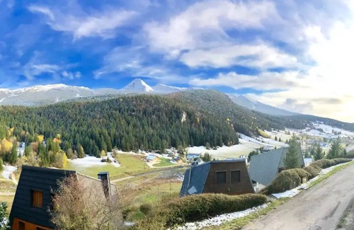 Correncon-en-Vercors Ski Chalet | Residence Le Peuil - Atypical chalet located on the village heights