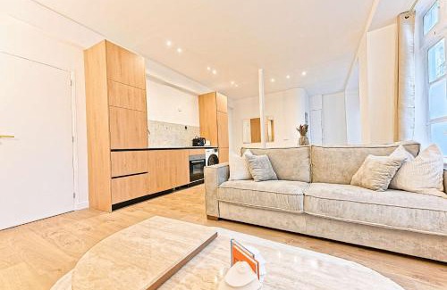 Quartier de Rochechouart Apartment | Residence Galeries Lafayette by Studio Prestige