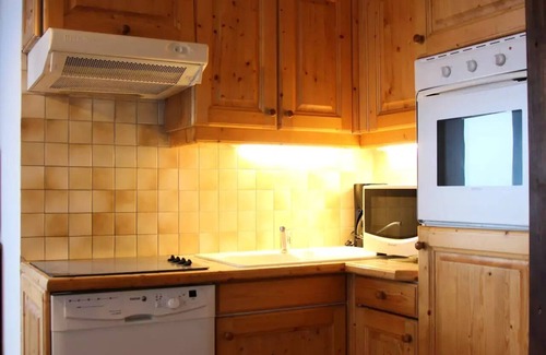 Val-Thorens Apartment | Résidence Hauts De Chaviere - VAL THORENS rental: spacious 2 rooms for 6 with 3 sunny balconies (45 m2)