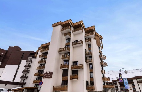 Val-Thorens Apartment | Résidence Hauts De Chaviere - VAL THORENS rental: spacious 2 rooms for 6 with 3 sunny balconies (45 m2)