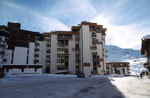 Val-Thorens Apartment | Résidence Hauts De Chaviere - VAL THORENS rental: spacious 2 rooms for 6 with 3 sunny balconies (45 m2)