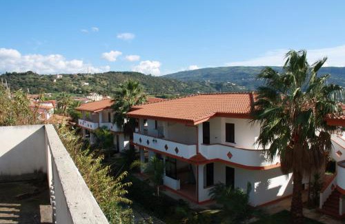 Ricadi Apartment | Residence Hotel La Taverna