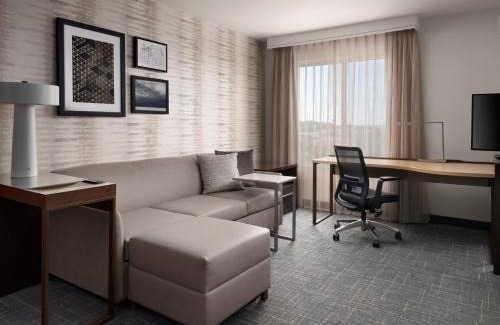 Lower Basin Lake Travis Hotel | Residence Inn by Marriott Austin Lake Austin/River Place