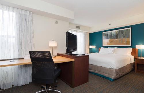 Huntersville Hotel | Residence Inn by Marriott Lake Norman