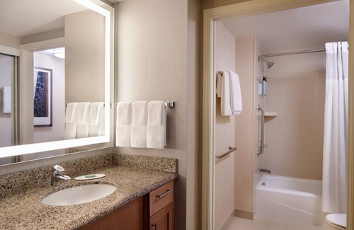 Calgary Hotel | Residence Inn by Marriott Calgary Airport