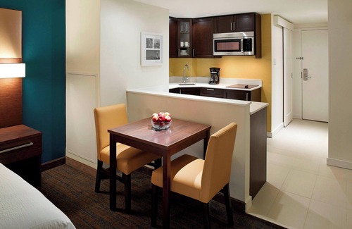 Downtown Montreal Hotel | Residence Inn by Marriott Montreal Downtown